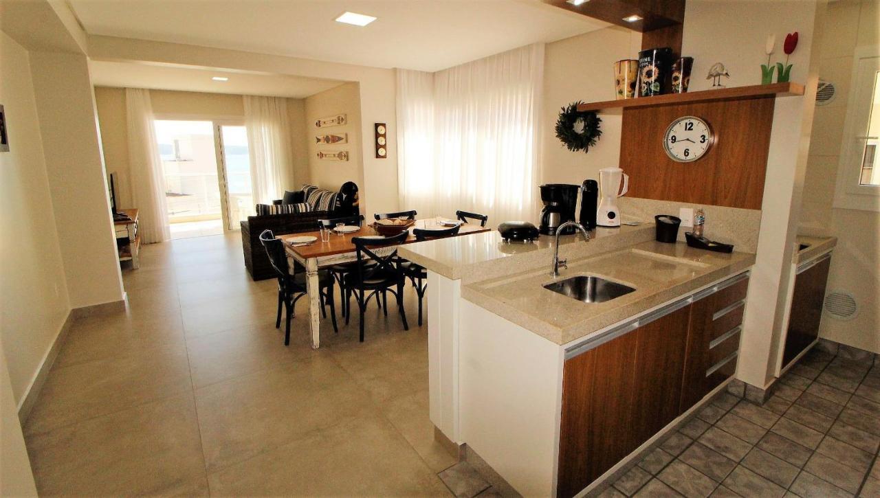 1079 - Apartamento Com Vista Para O Mar Em Bombinhas Exterior photo